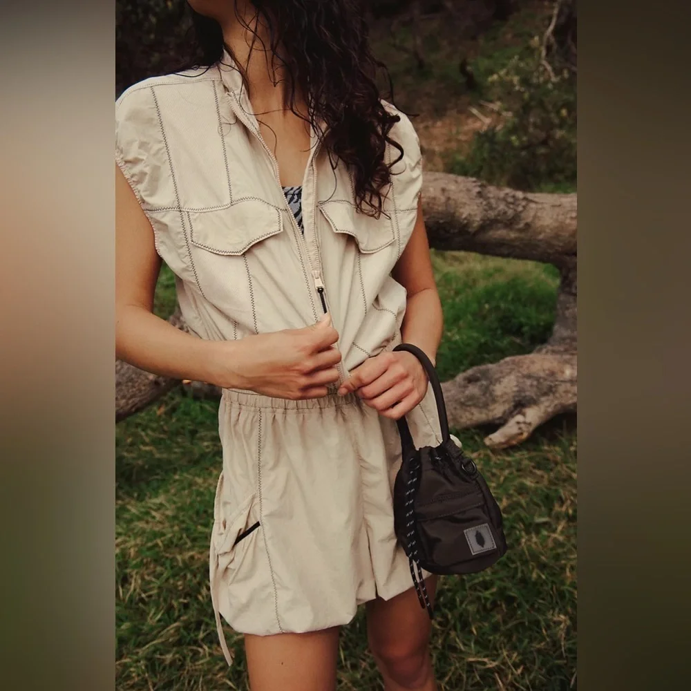 FREE PEOPLE “Grassroots Shortsie” Beige Zip-Up Romper Medium NWT